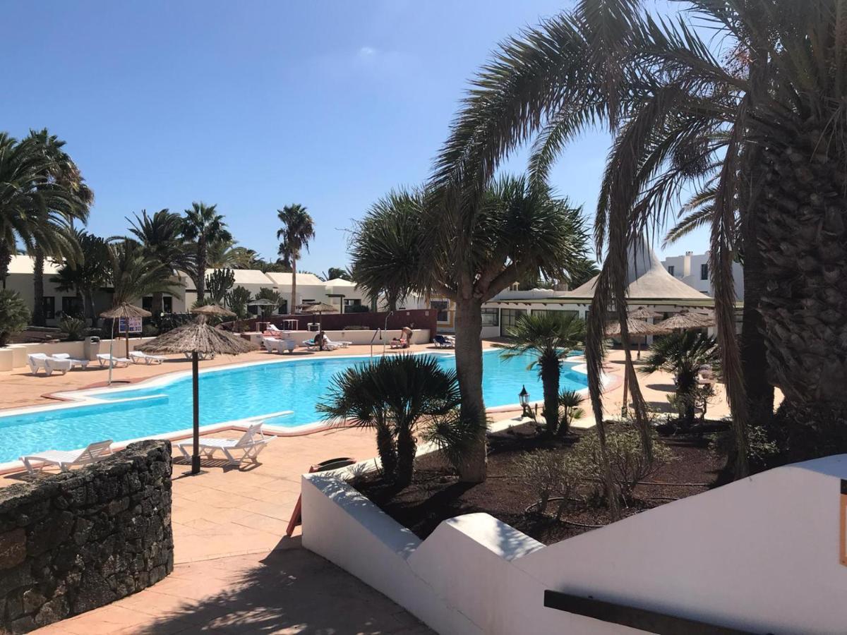 Apartamento Dino 10 Playa Roca Apartment Costa Teguise Bagian luar foto