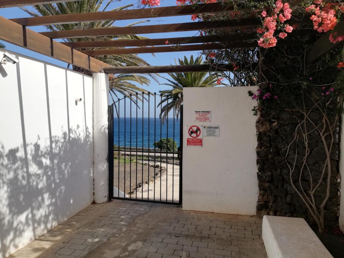 Apartamento Dino 10 Playa Roca Apartment Costa Teguise Bagian luar foto