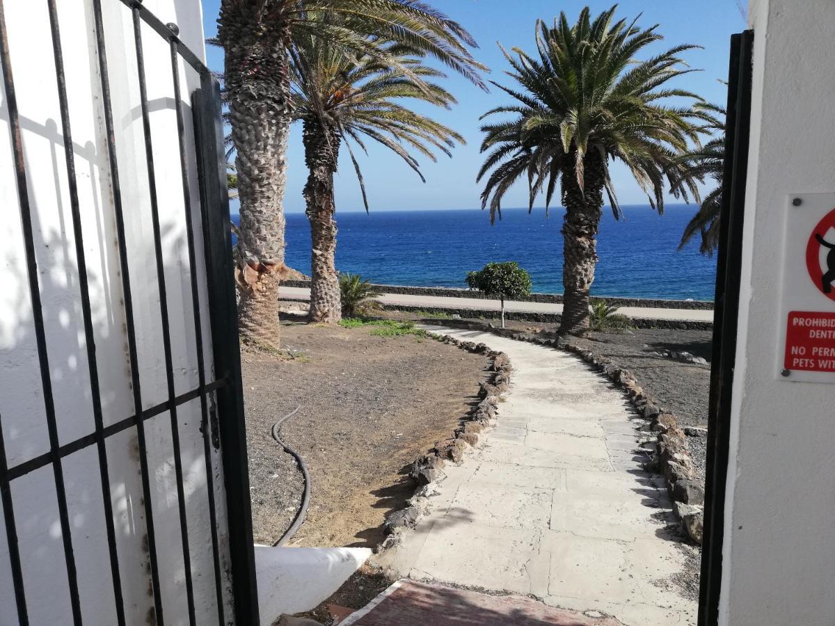 Apartamento Dino 10 Playa Roca Apartment Costa Teguise Bagian luar foto